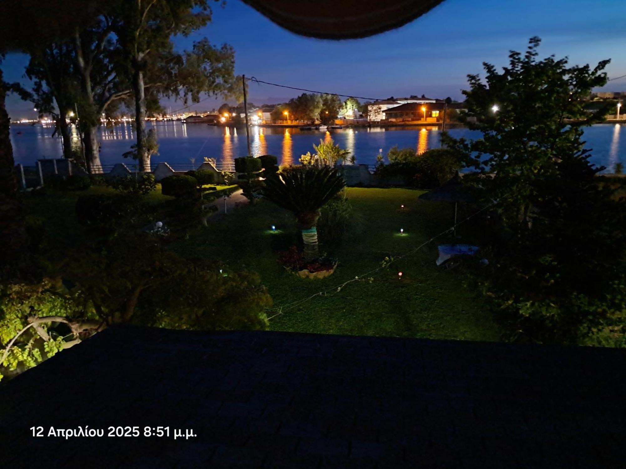 Top Floor On Villa, 3' From Center, By The Sea! Host Is Efi Kwsta 普雷韦扎 外观 照片